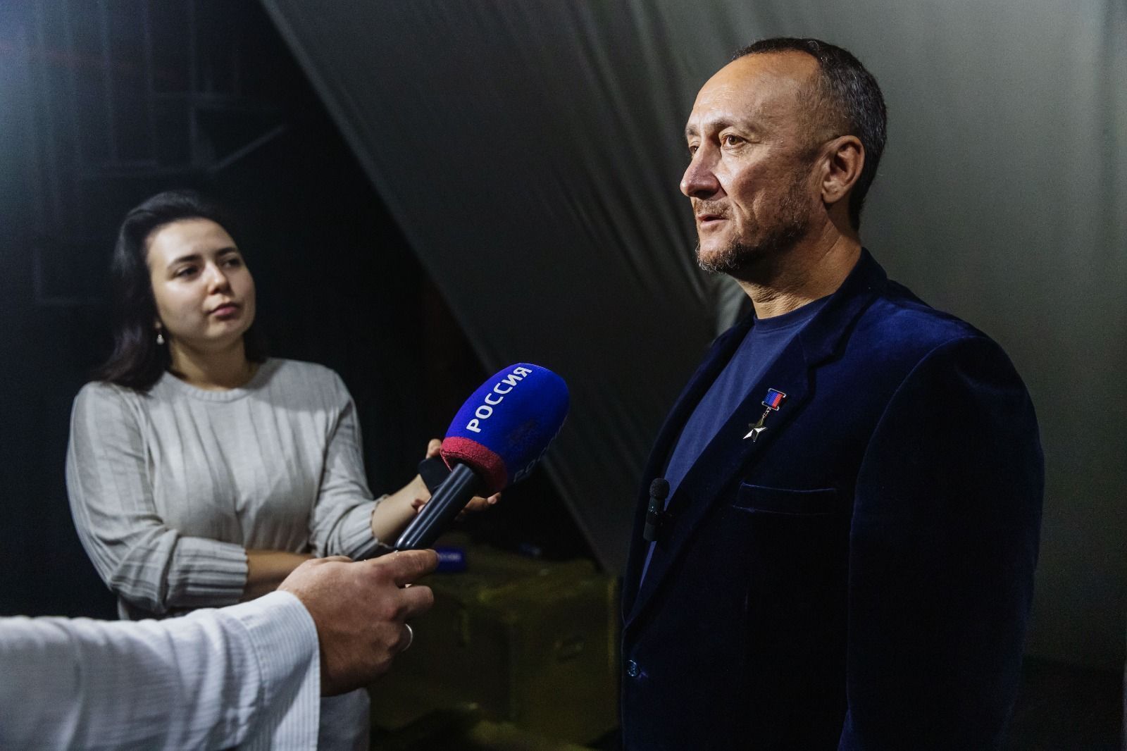 История страны голосами матерей бойцов СВО. Премьера спектакля «А в доме том солдата ждут» состоялась в театре драмы