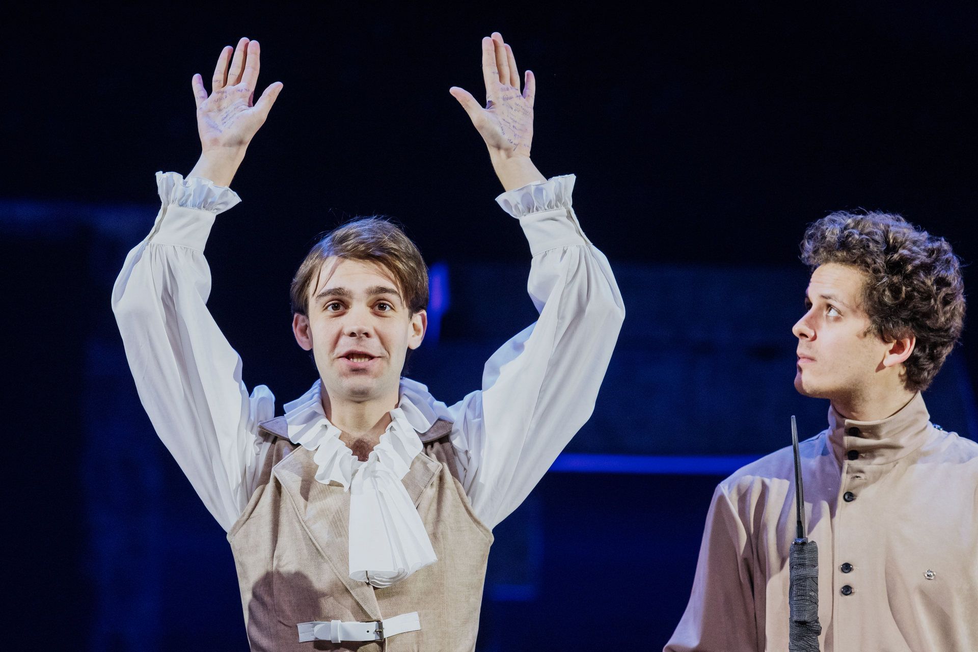 «Белая гвардия» на Алтае: премьера по мотивам романа Булгакова прошла в театре драмы 