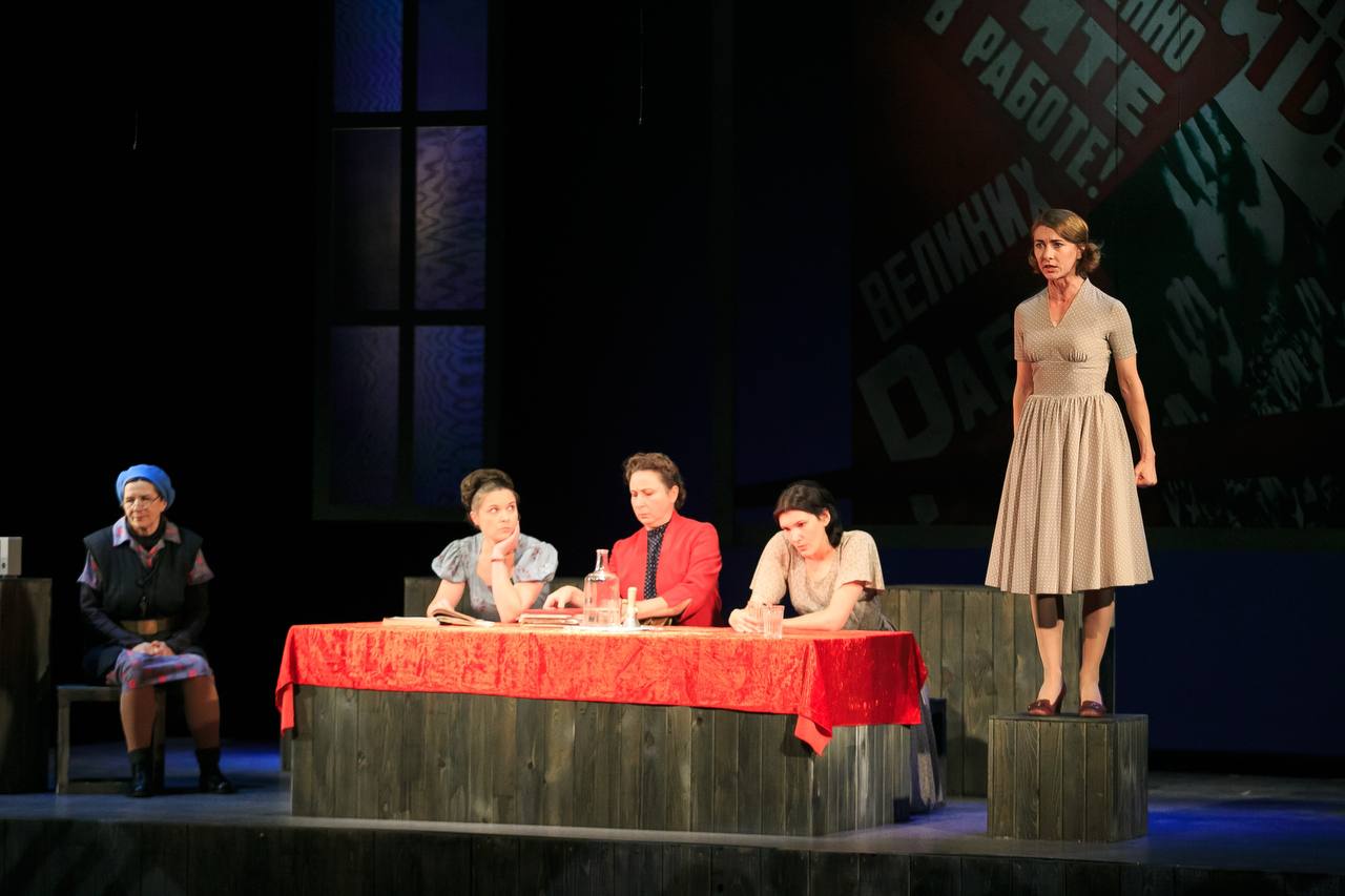 «Саша, привет!» и «Время женщин»: последние показы в феврале