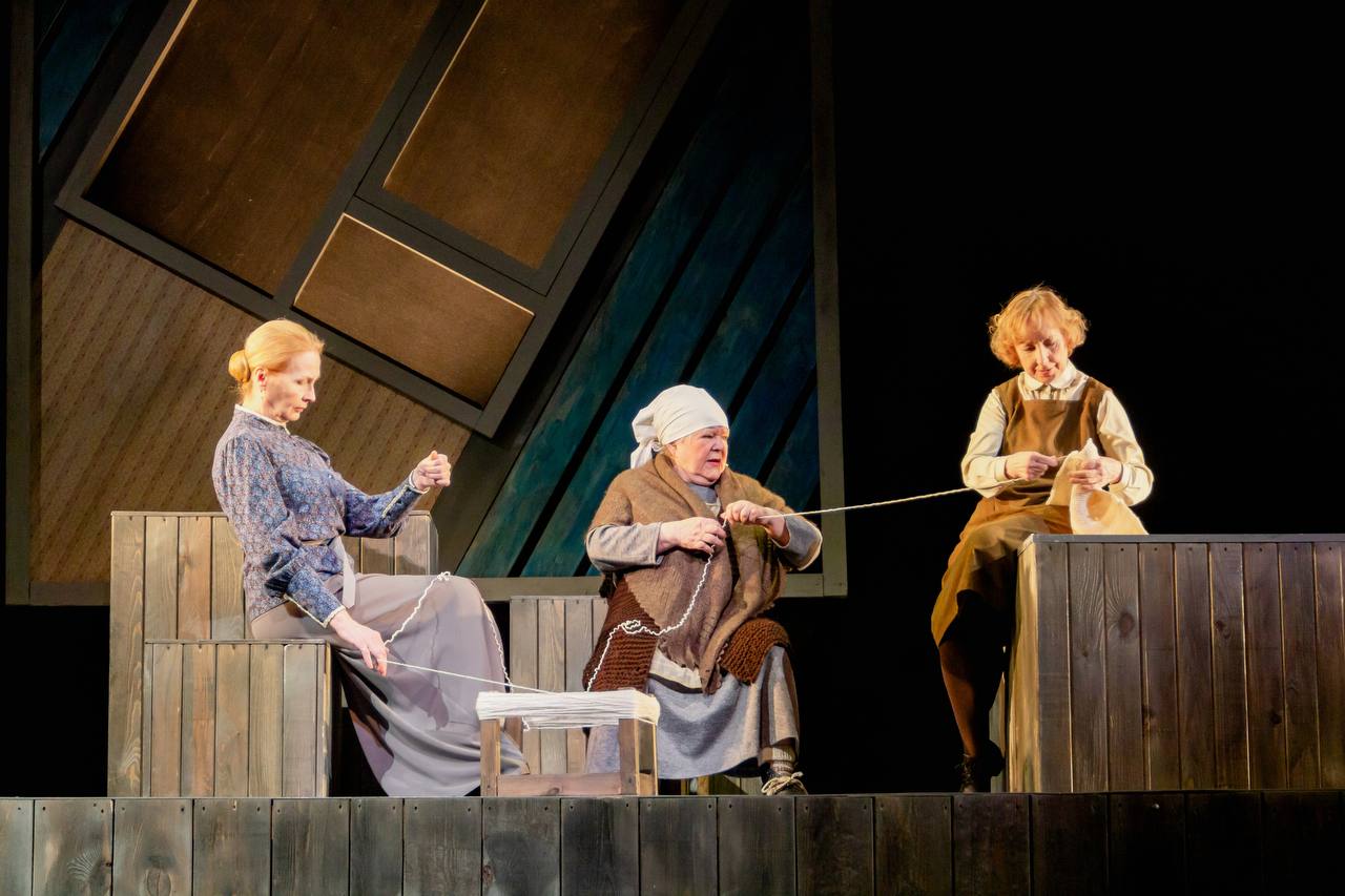 «Саша, привет!» и «Время женщин»: последние показы в феврале