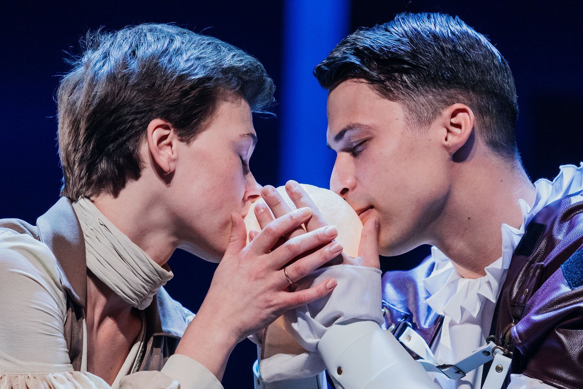 «Белая гвардия» на Алтае: премьера по мотивам романа Булгакова прошла в театре драмы 