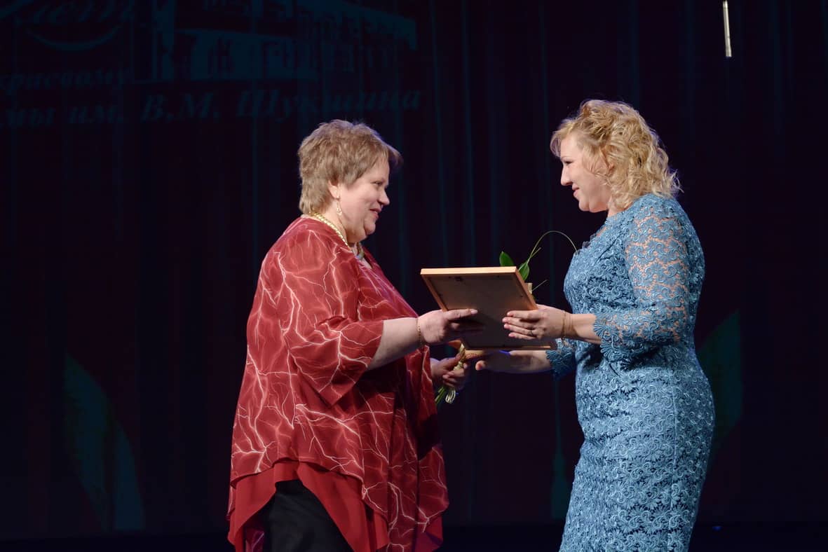 На торжественном собрании коллектива в связи с 95-летием театра вручены награды нашим сотрудникам!