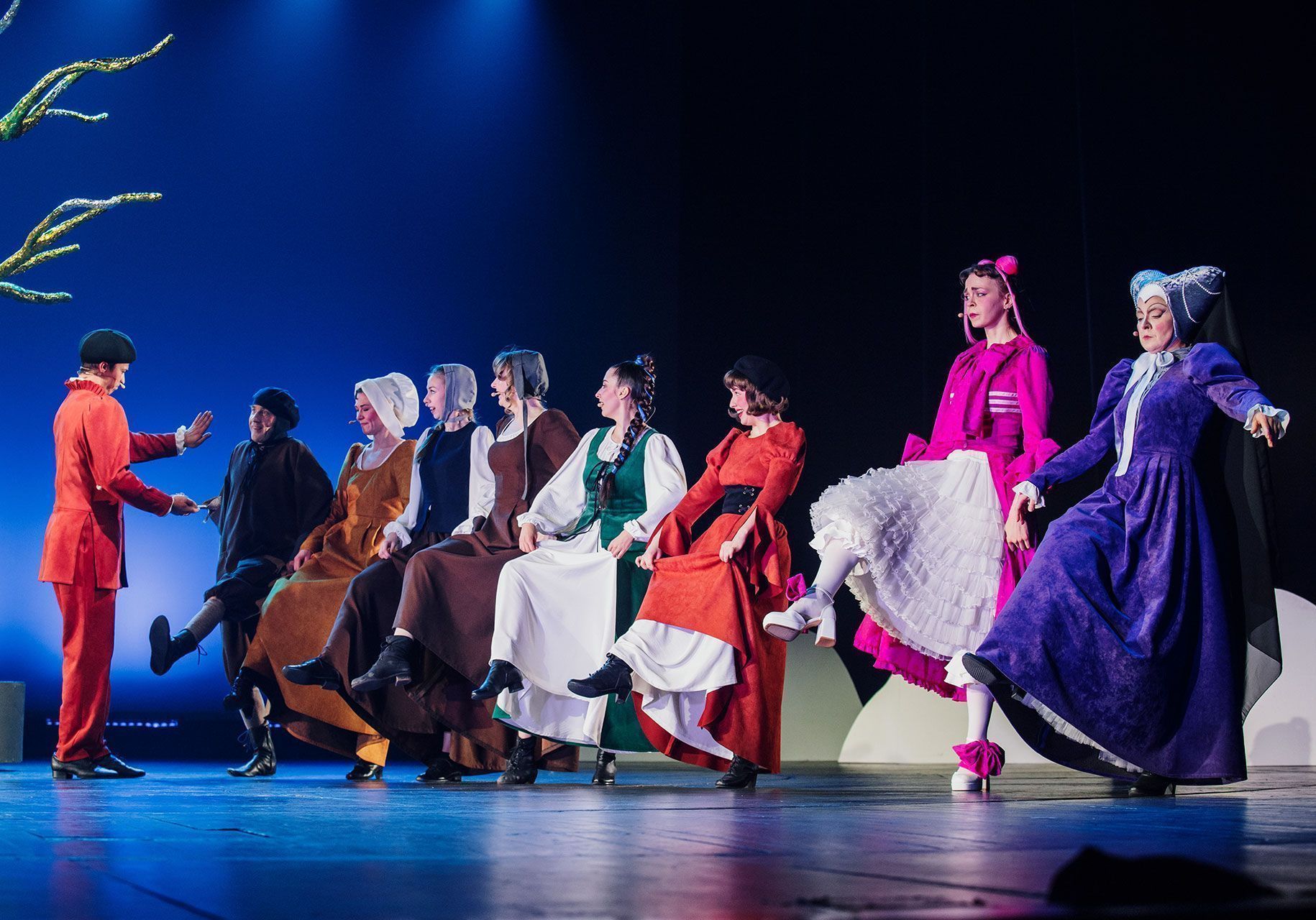 Марафон чудес: в Алтайском краевом театре драмы 60 раз покажут новогодний спектакль «Три орешка для Золушки»