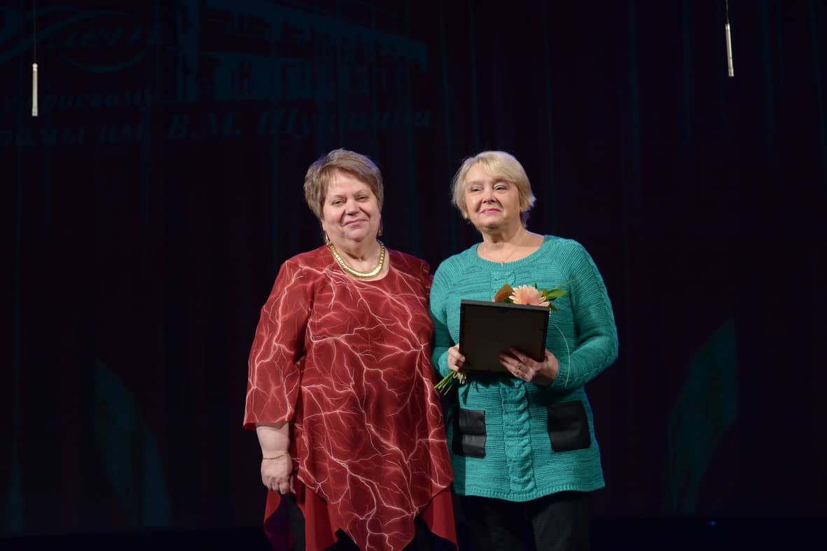 На торжественном собрании коллектива в связи с 95-летием театра вручены награды нашим сотрудникам!