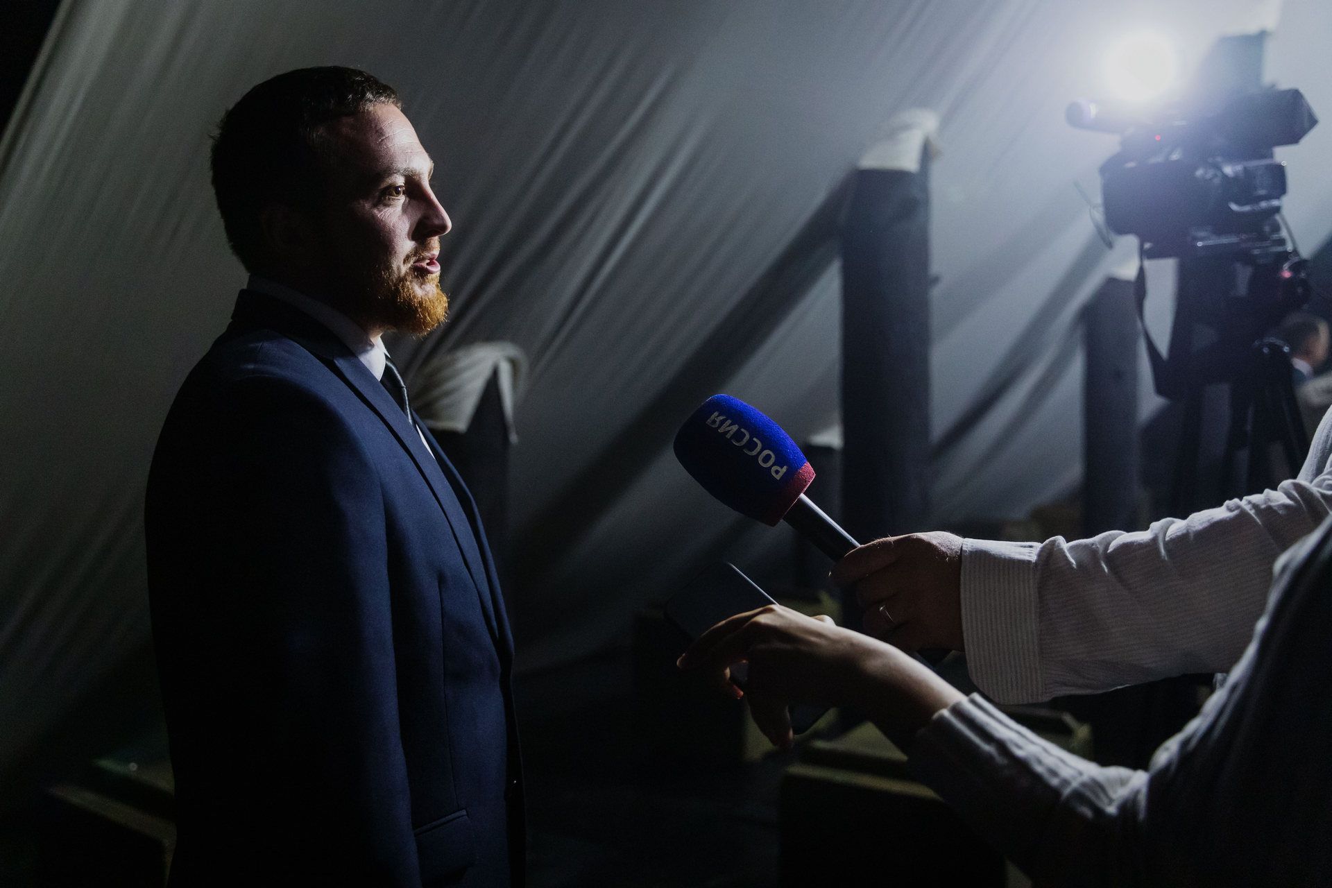 История страны голосами матерей бойцов СВО. Премьера спектакля «А в доме том солдата ждут» состоялась в театре драмы