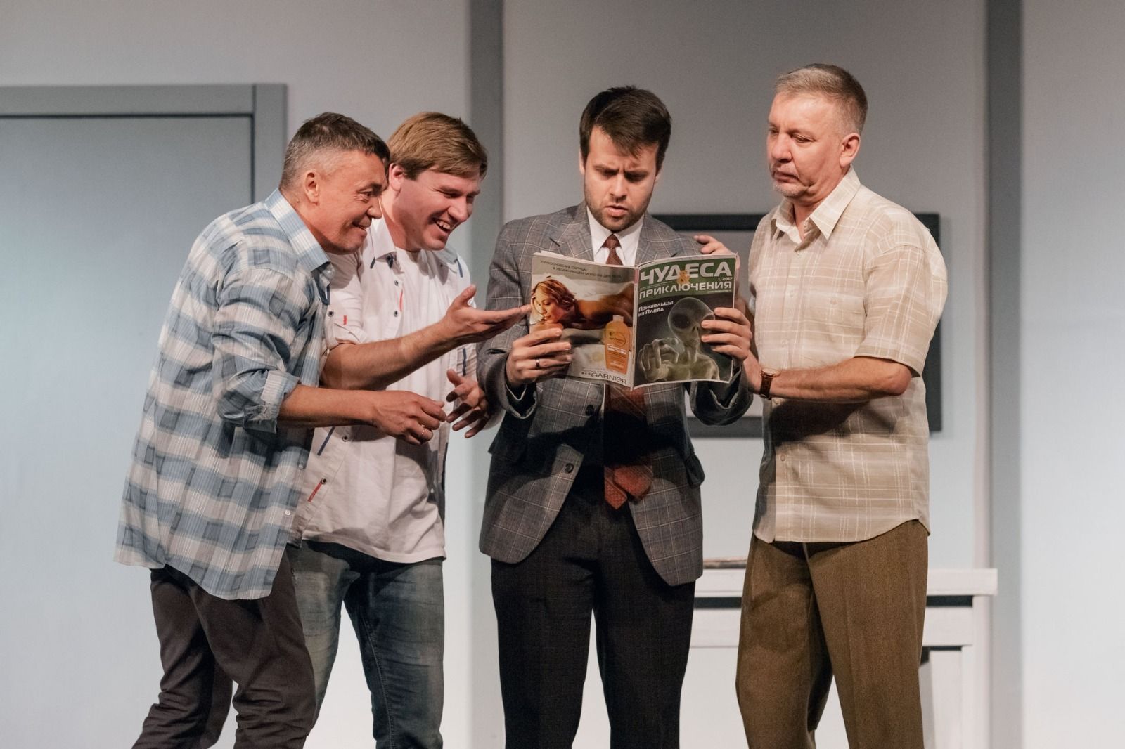 «Именно любовь всё вверх и поднимает»: в Алтайском театре драмы прошёл 50-й показ спектакля «Феномены»