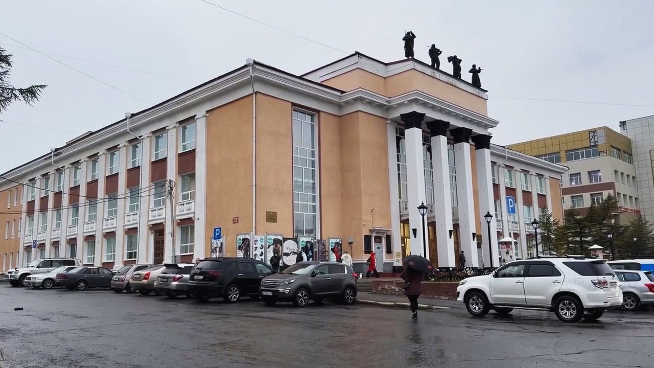 Большие гастроли стартовали: Алтайский краевой театр драмы открыл театральный сезон для магаданских зрителей
