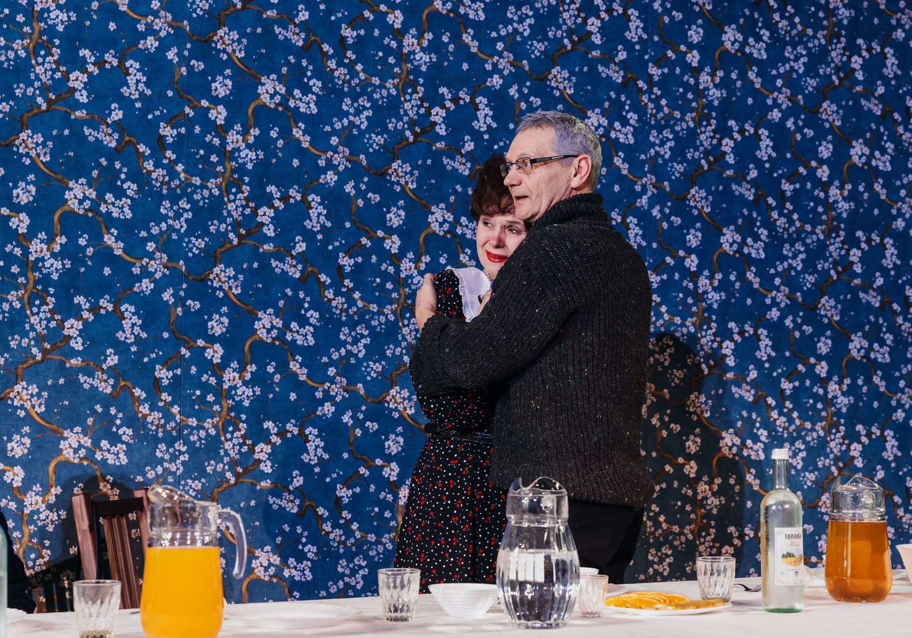 «Не надо нас забывать»: премьера спектакля «Старадость» прошла в Алтайском краевом театре драмы