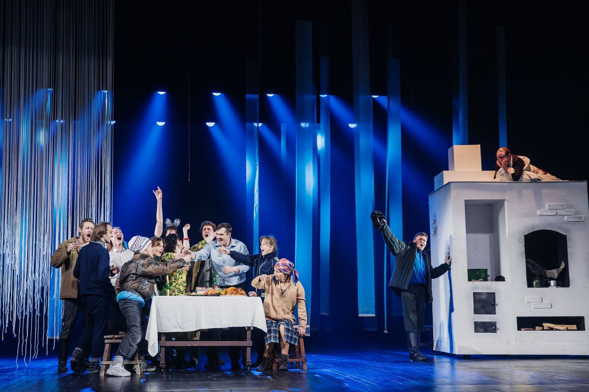 «Всё о любви»: премьера новогоднего спектакля «Беги, Маруся!» прошла в Барнауле