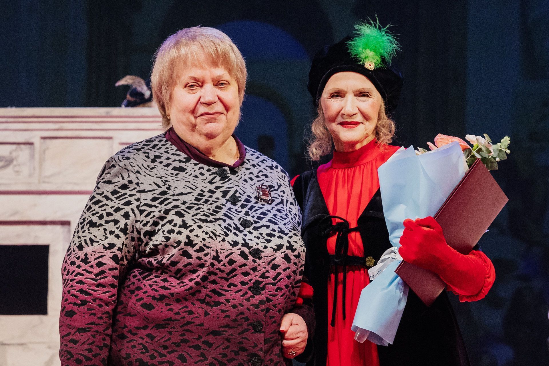 В стиле Шекспира: Елену Зотову поздравили с юбилеем после спектакля «Укрощение строптивой»