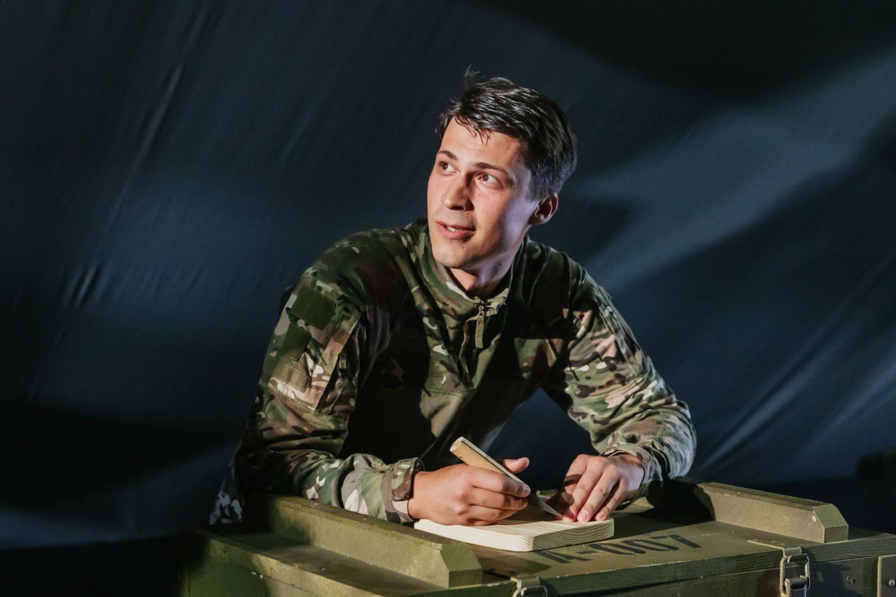 Миссия памяти: артисты театра драмы покажут историю Героя России на его родине 