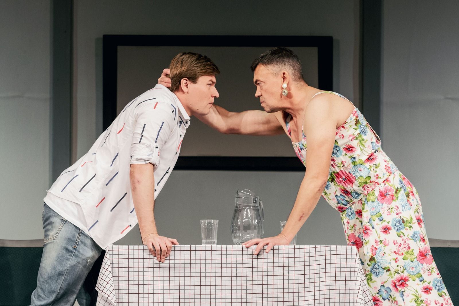 «Именно любовь всё вверх и поднимает»: в Алтайском театре драмы прошёл 50-й показ спектакля «Феномены»