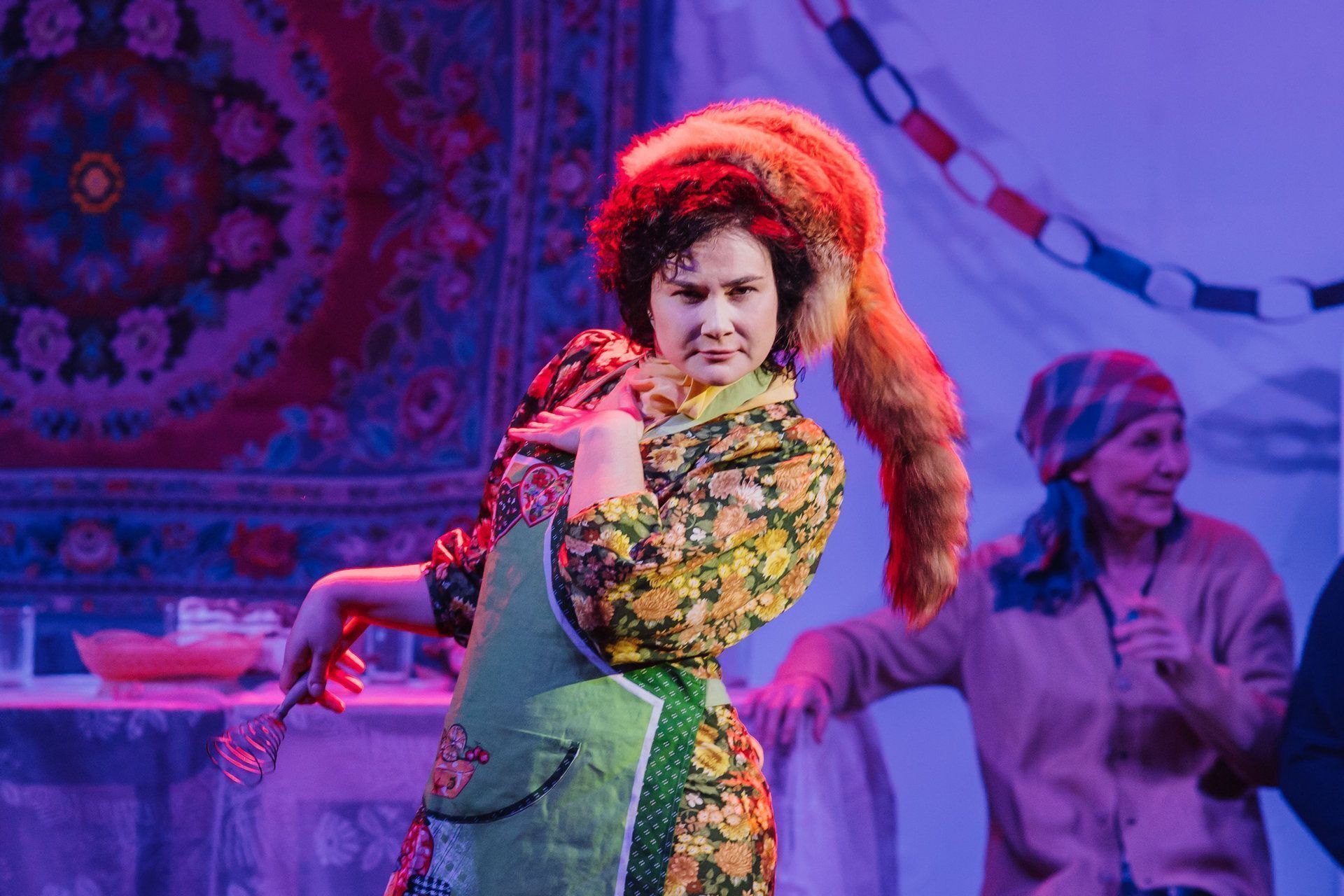 «Всё о любви»: премьера новогоднего спектакля «Беги, Маруся!» прошла в Барнауле