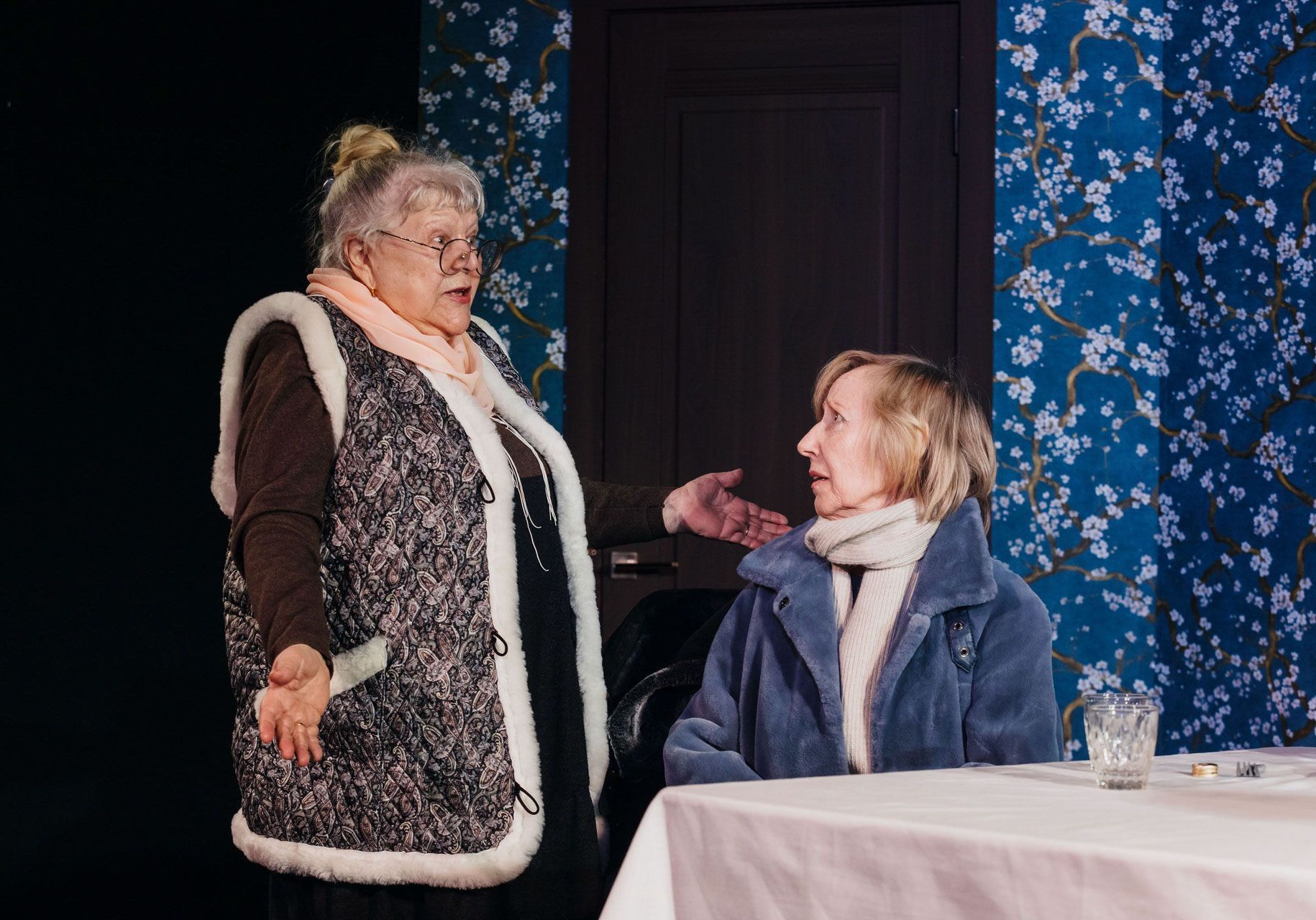 «Не надо нас забывать»: премьера спектакля «Старадость» прошла в Алтайском краевом театре драмы