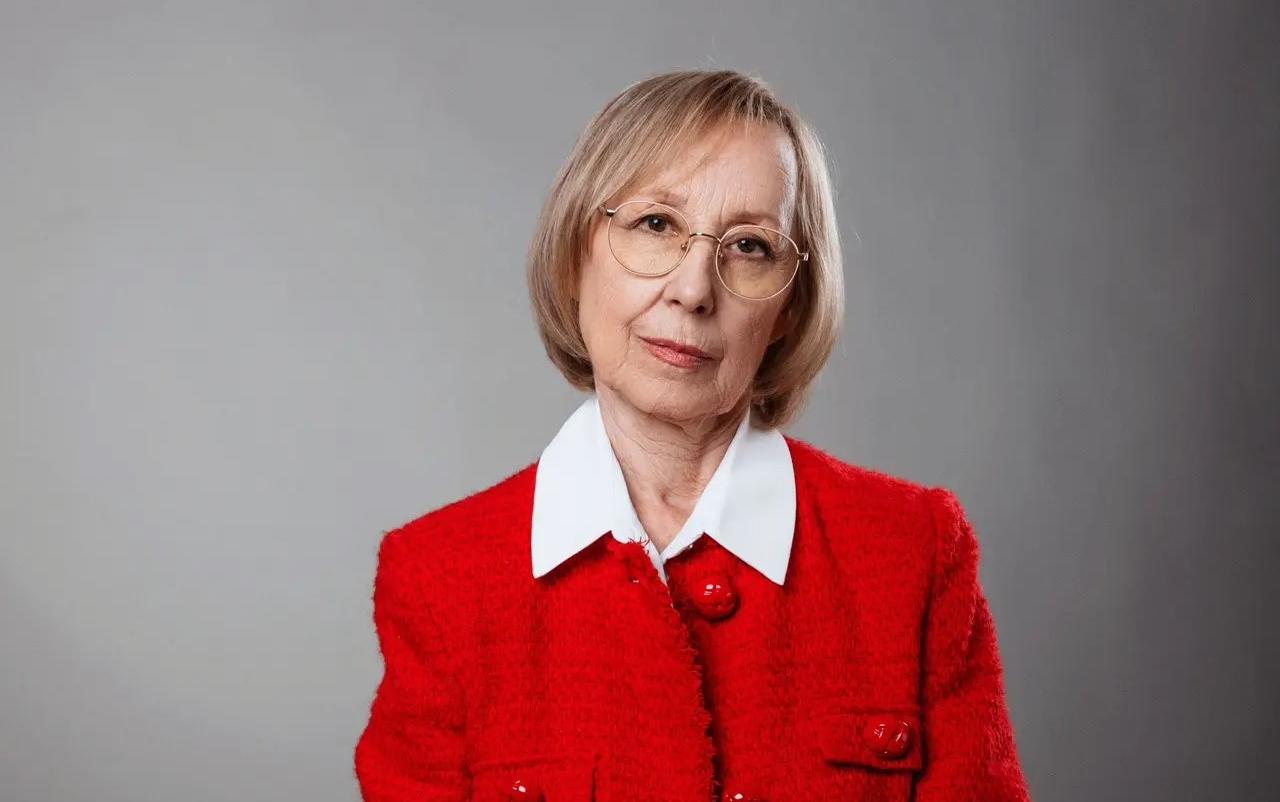 «Прожить все жизни, которые есть на земле»: Любовь Сорокина — о 50 годах на сцене, счастье и семейном покое