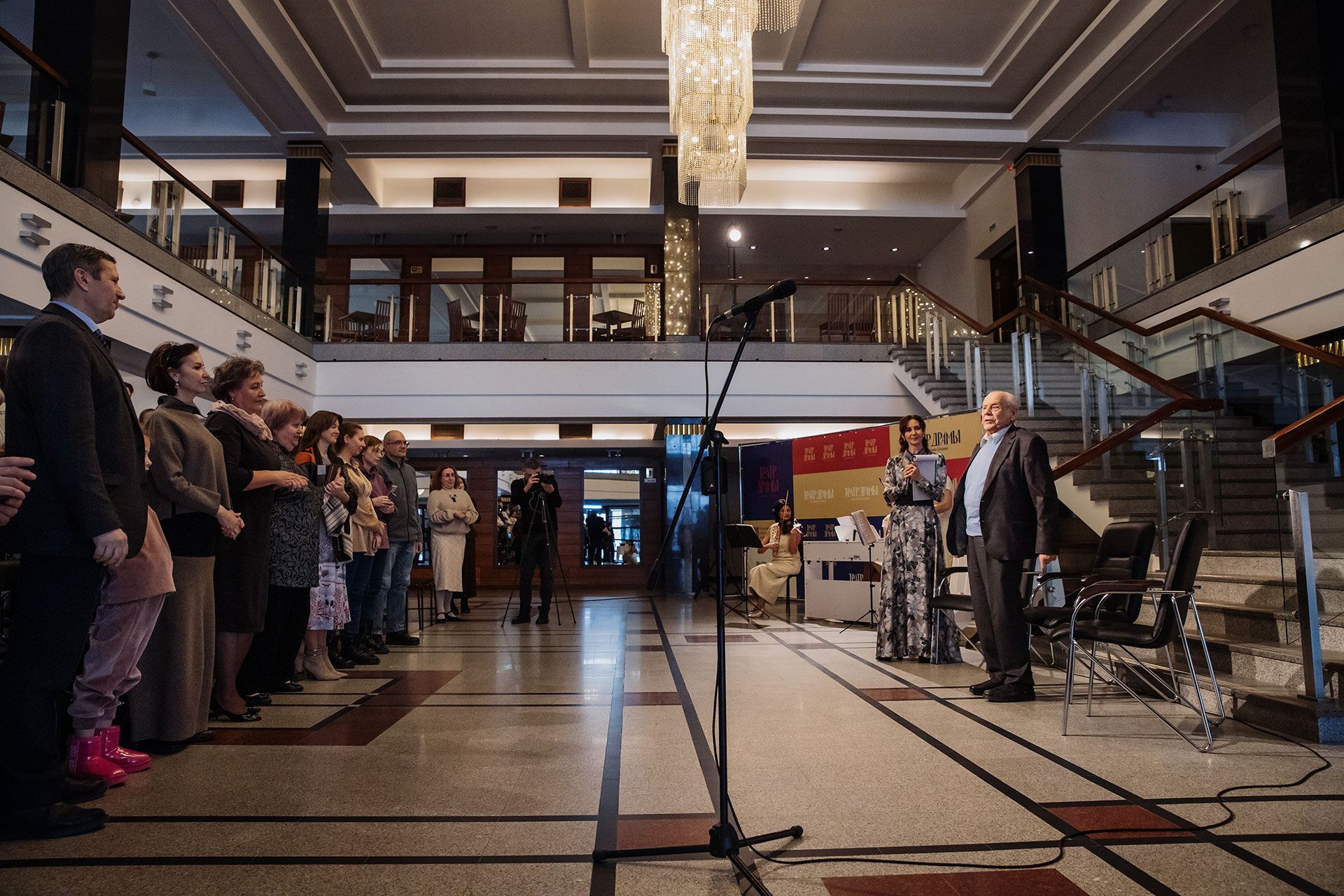 «И в этом моё счастье»: презентация книги о народном артисте России Георгии Обухове прошла в Алтайском краевом театре драмы 