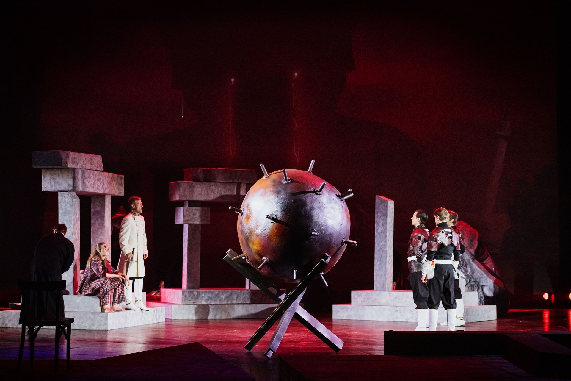 «Белая гвардия» на Алтае: премьера по мотивам романа Булгакова прошла в театре драмы 