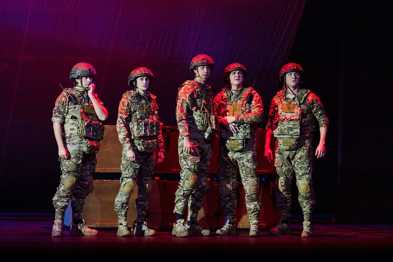 Федеральное признание: спектакль «А в доме том солдата ждут» стал главным культурным проектом 2025 года