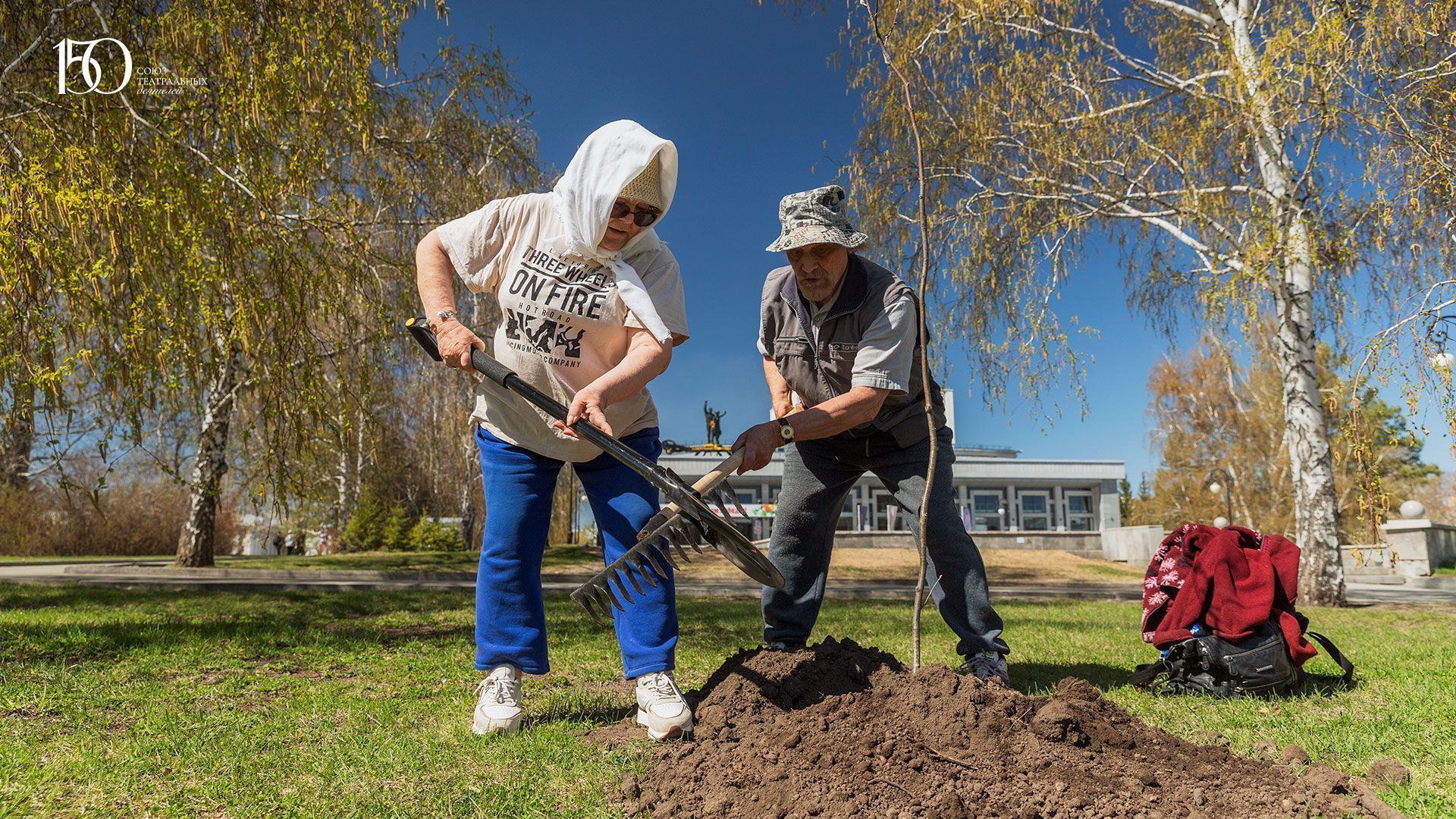 К юбилею СТД: в Барнауле у Алтайского театра драмы появилась Театральная аллея
