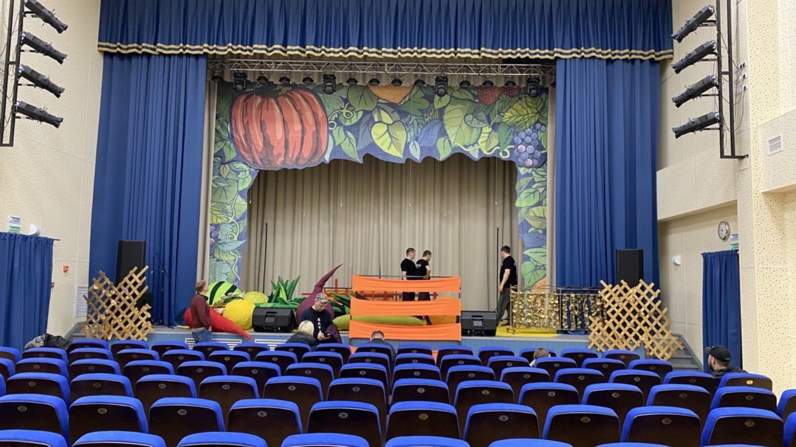 Театр драмы открыл большой гастрольный тур по районам края в Новоалтайске 