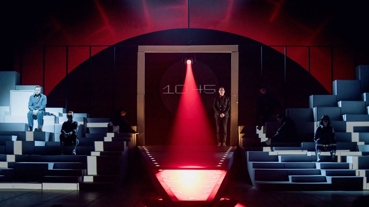 «Саша, привет!» и «Время женщин»: последние показы в феврале