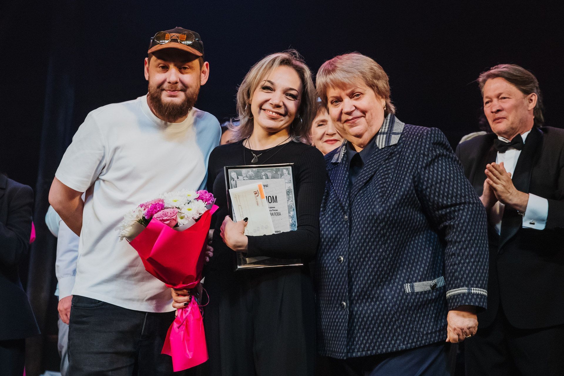 В Краевом театре драмы подвели итоги 103-го сезона и наградили артистов