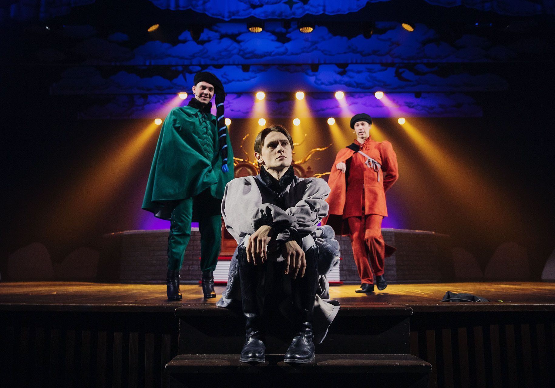 Марафон чудес: в Алтайском краевом театре драмы 60 раз покажут новогодний спектакль «Три орешка для Золушки»