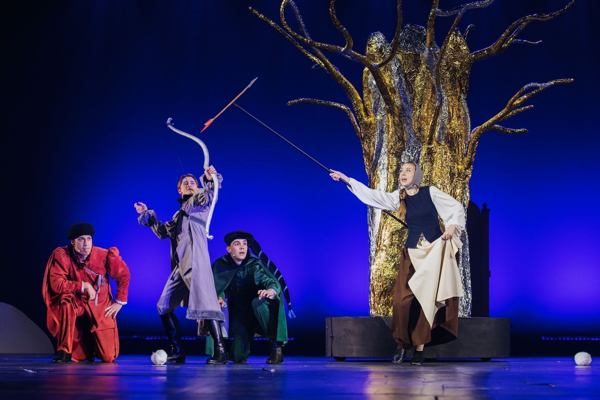 Марафон чудес: в Алтайском краевом театре драмы 60 раз покажут новогодний спектакль «Три орешка для Золушки»