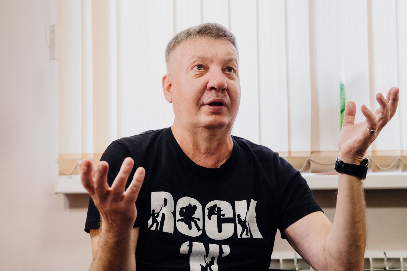 «Именно любовь всё вверх и поднимает»: в Алтайском театре драмы прошёл 50-й показ спектакля «Феномены»