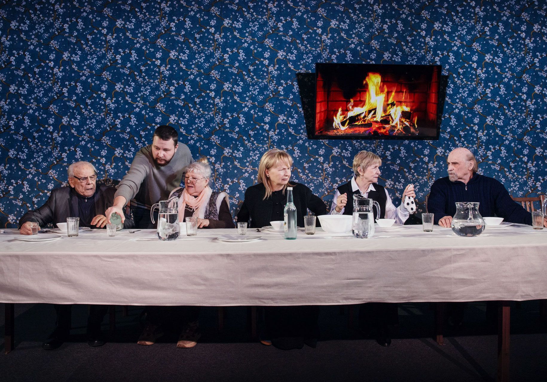 «Не надо нас забывать»: премьера спектакля «Старадость» прошла в Алтайском краевом театре драмы